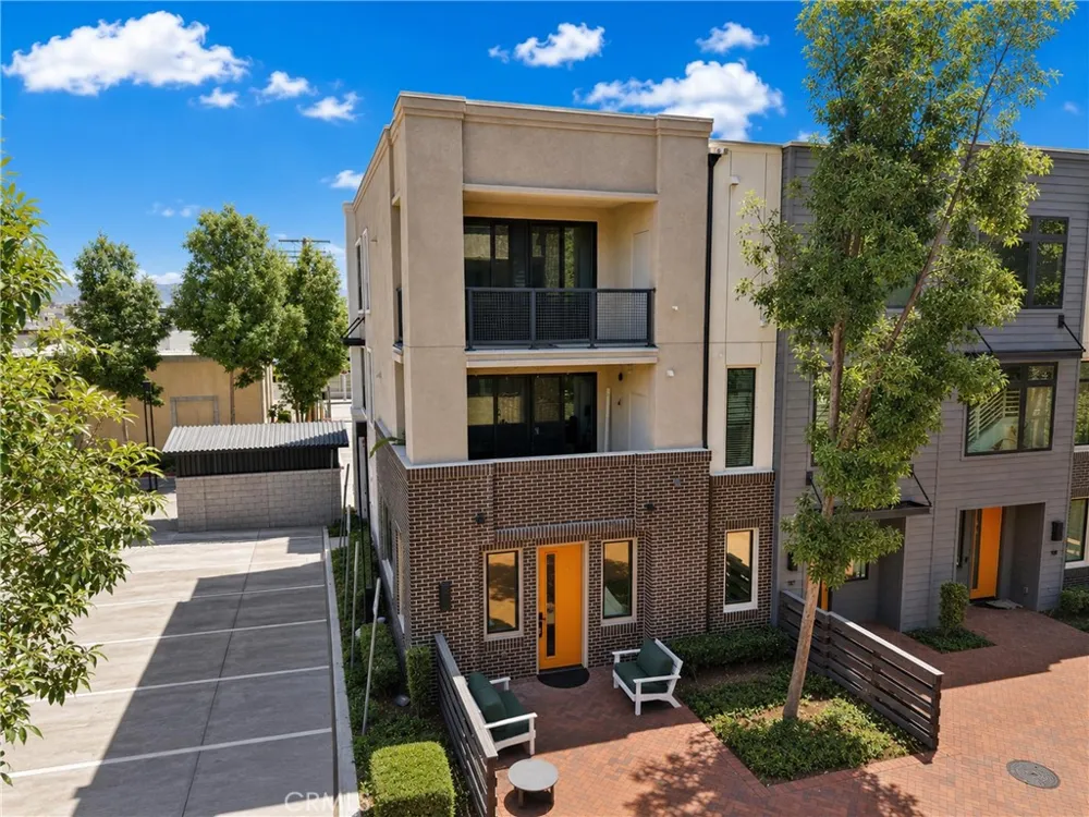 105 Galaxie Covina, CA 91723