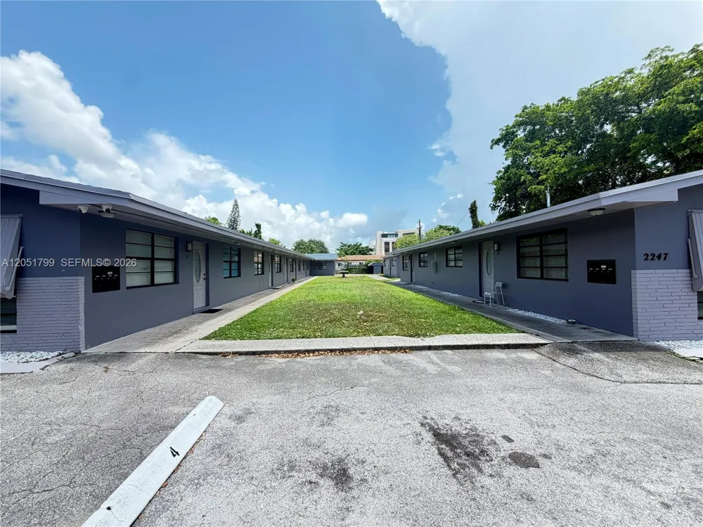 Address Not Shown Hollywood, FL 33020