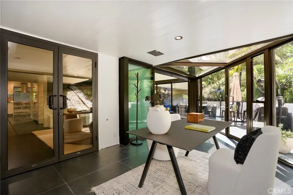 10443 Corfu Lane Los Angeles, CA 90077
