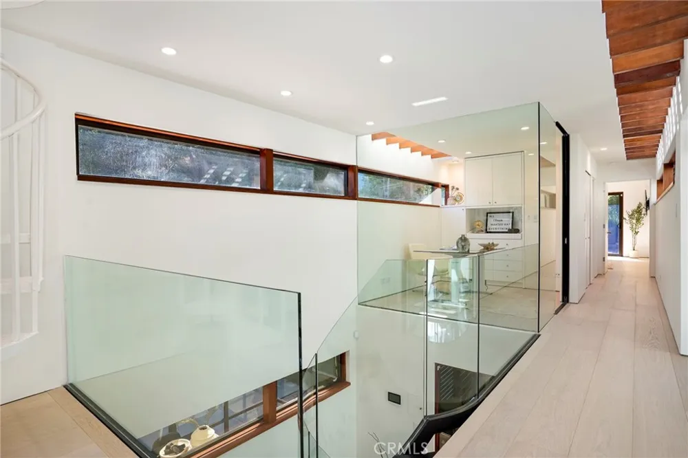 10443 Corfu Lane Los Angeles, CA 90077