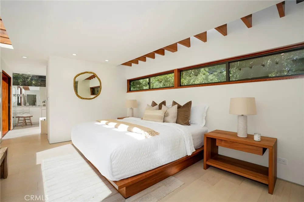 10443 Corfu Lane Los Angeles, CA 90077