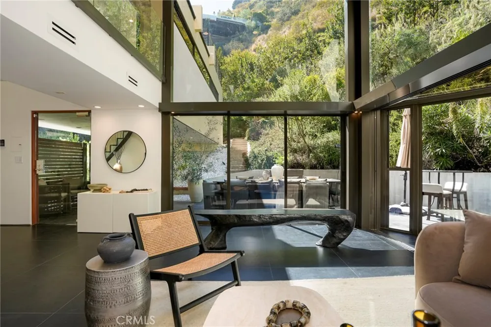 10443 Corfu Lane Los Angeles, CA 90077