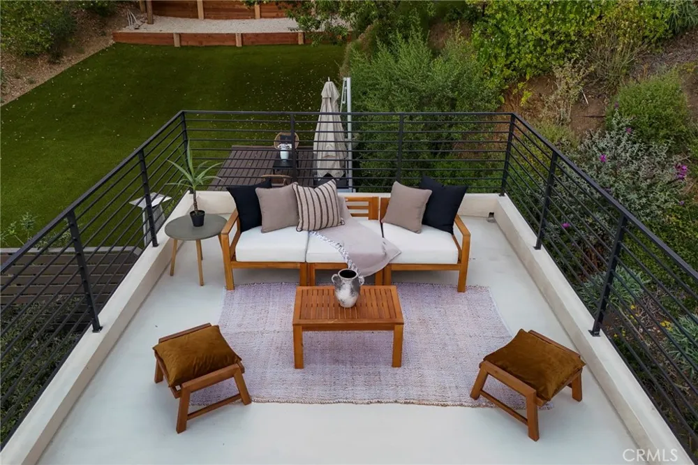 10443 Corfu Lane Los Angeles, CA 90077