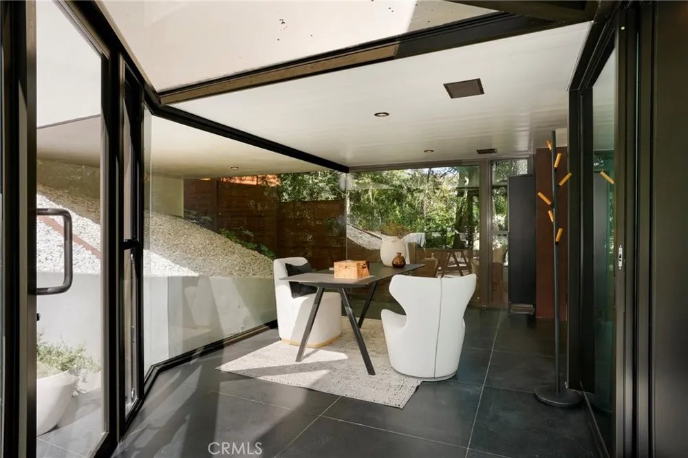 10443 Corfu Lane Los Angeles, CA 90077
