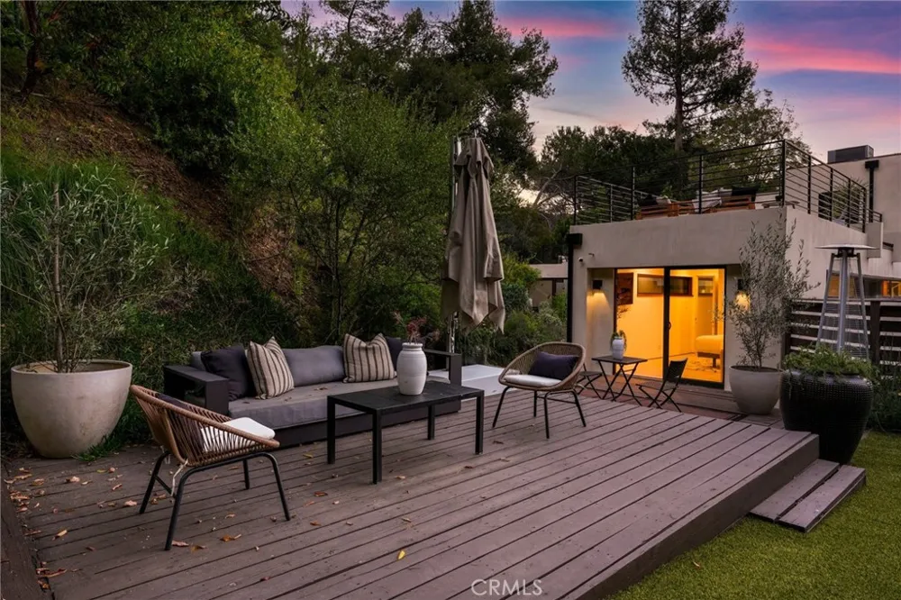 10443 Corfu Lane Los Angeles, CA 90077