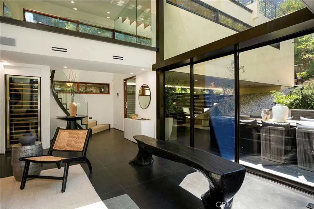 10443 Corfu Lane Los Angeles, CA 90077