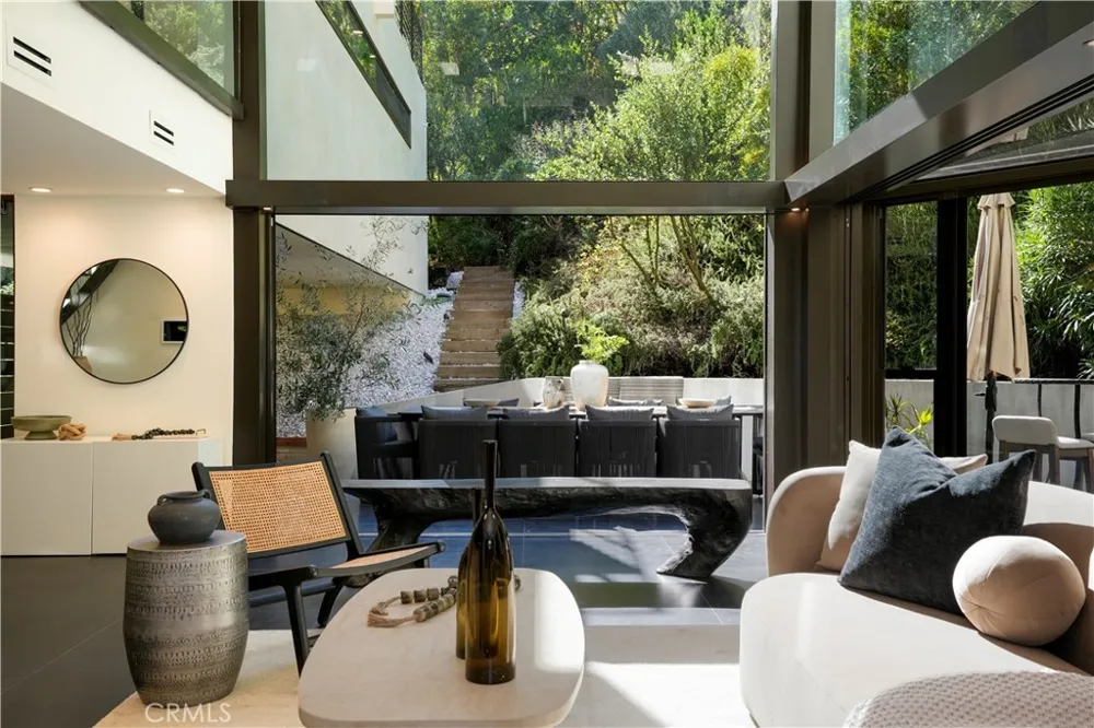 10443 Corfu Lane Los Angeles, CA 90077