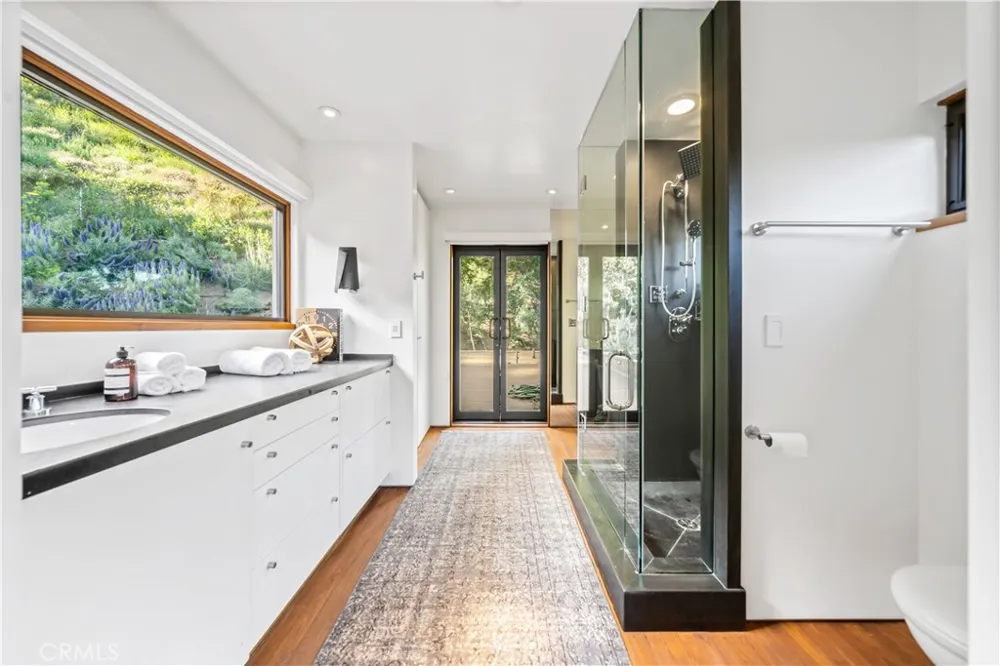 10443 Corfu Lane Los Angeles, CA 90077