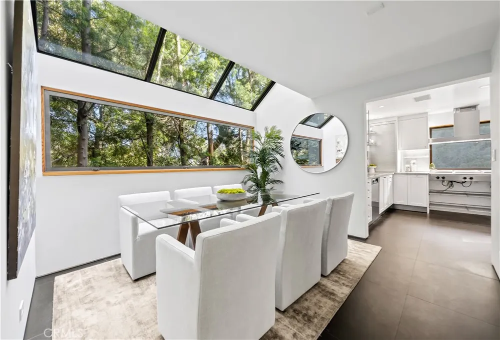 10443 Corfu Lane Los Angeles, CA 90077