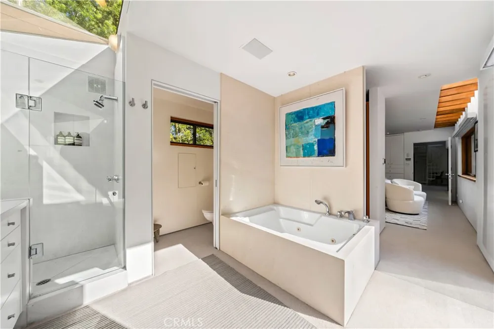 10443 Corfu Lane Los Angeles, CA 90077