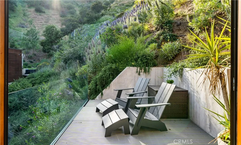 10443 Corfu Lane Los Angeles, CA 90077