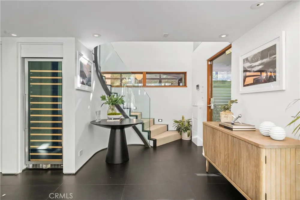 10443 Corfu Lane Los Angeles, CA 90077