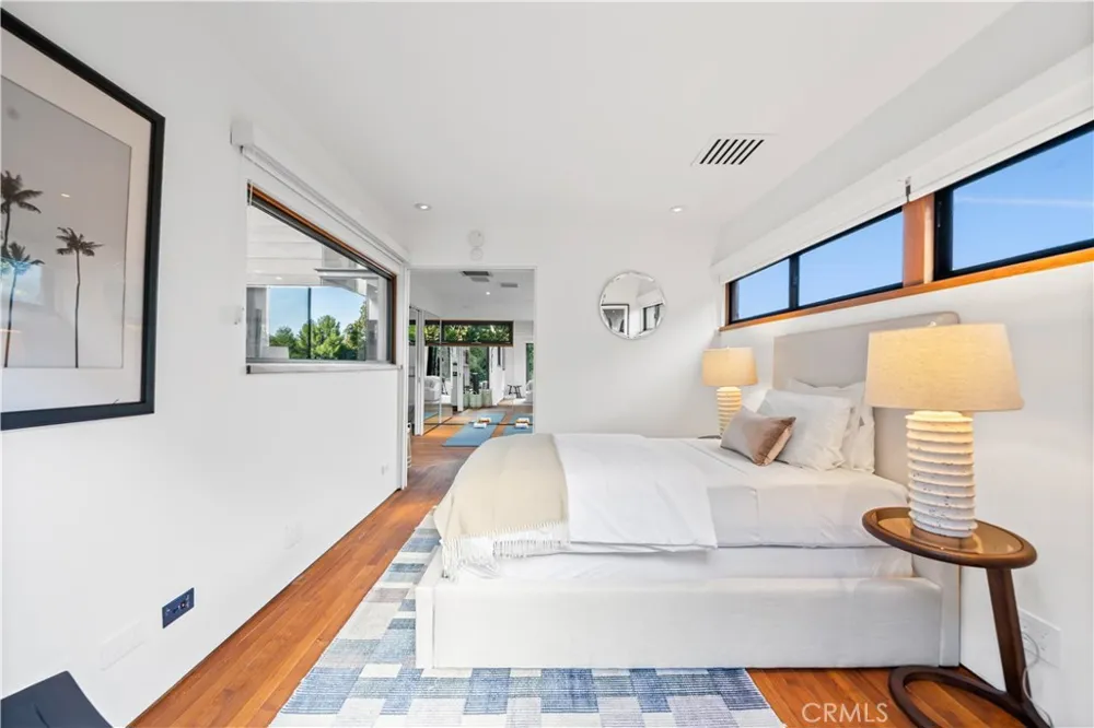 10443 Corfu Lane Los Angeles, CA 90077