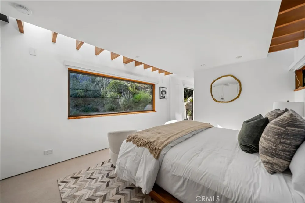 10443 Corfu Lane Los Angeles, CA 90077