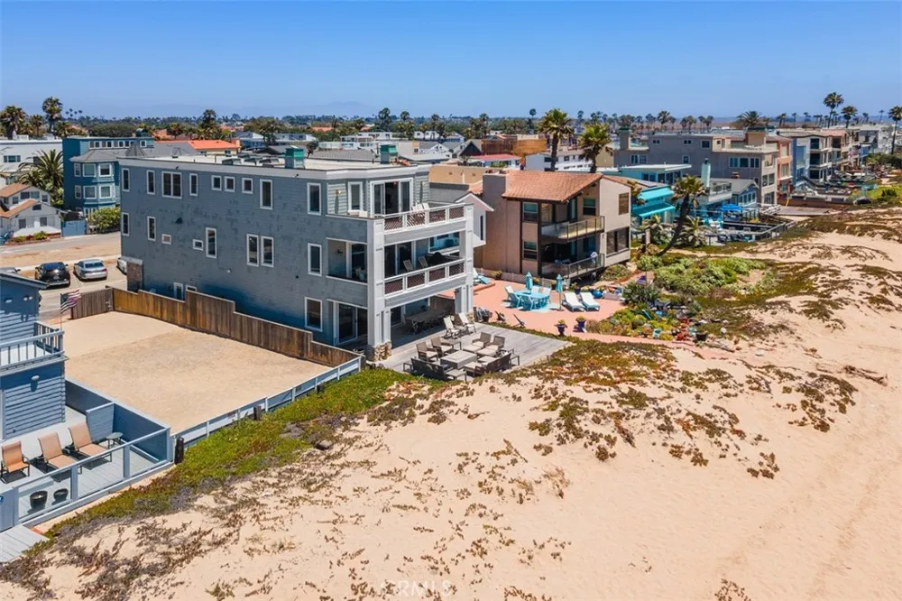 17025 S Pacific Avenue Sunset Beach, CA 90742