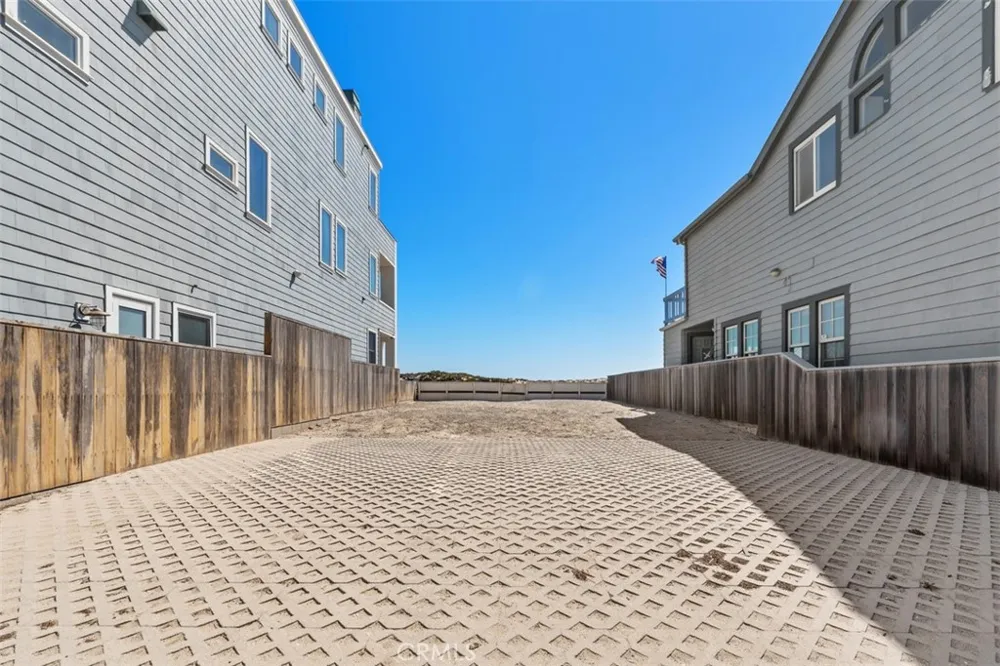 17025 S Pacific Avenue Sunset Beach, CA 90742
