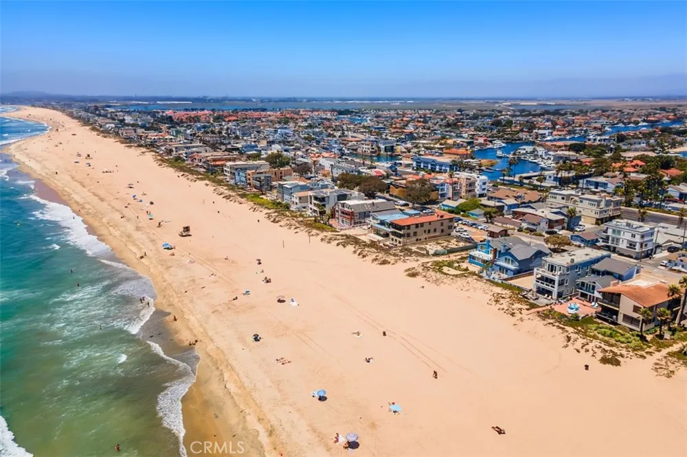 17025 S Pacific Avenue Sunset Beach, CA 90742