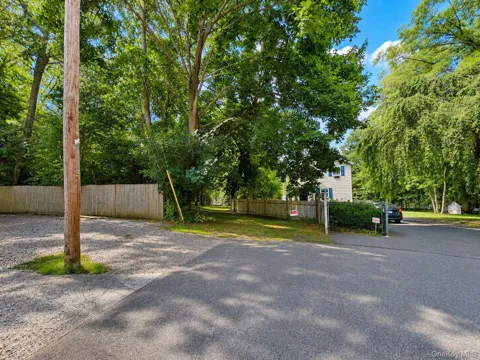 Woodland Road