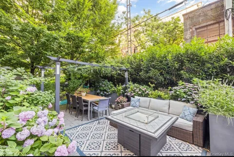 5-49 Borden Avenue #2B