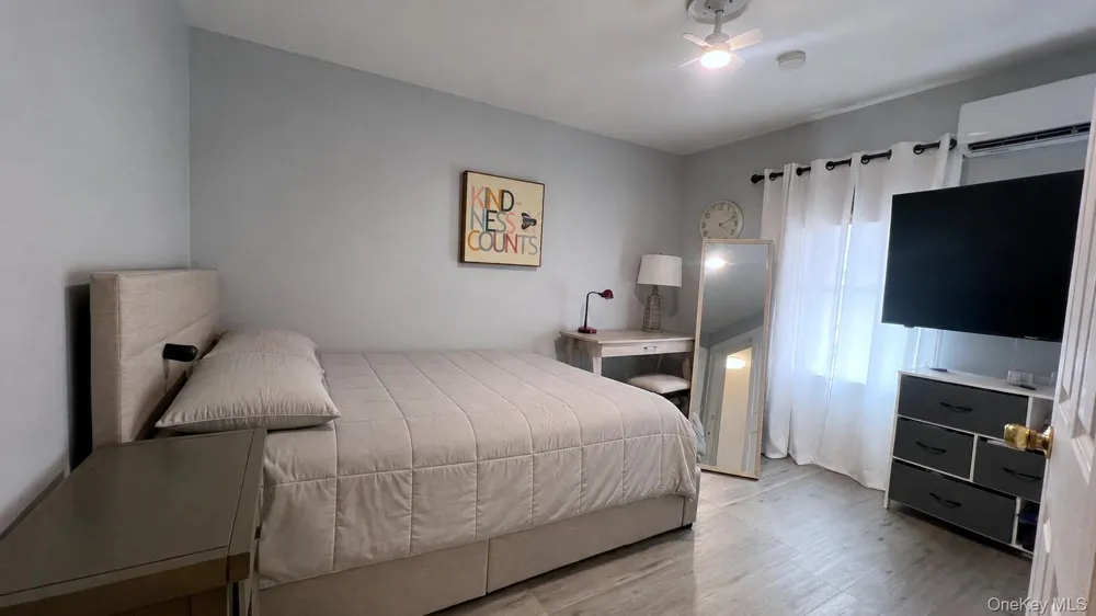 7215 Juniper Valley Road Middle Village, NY 11379