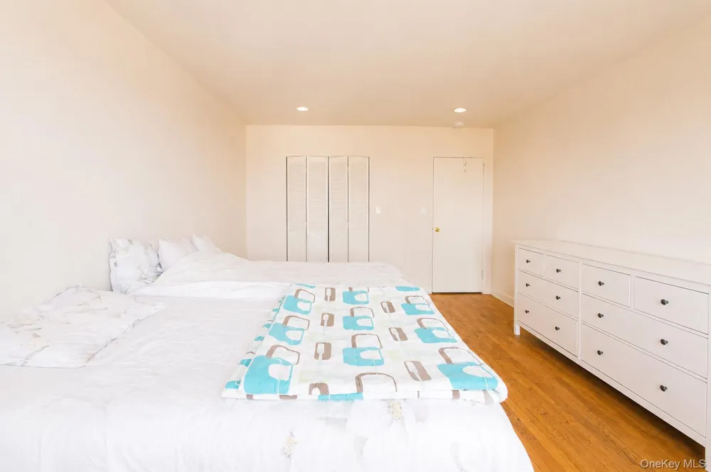 333 Broadway #2B Long Beach, NY 11561