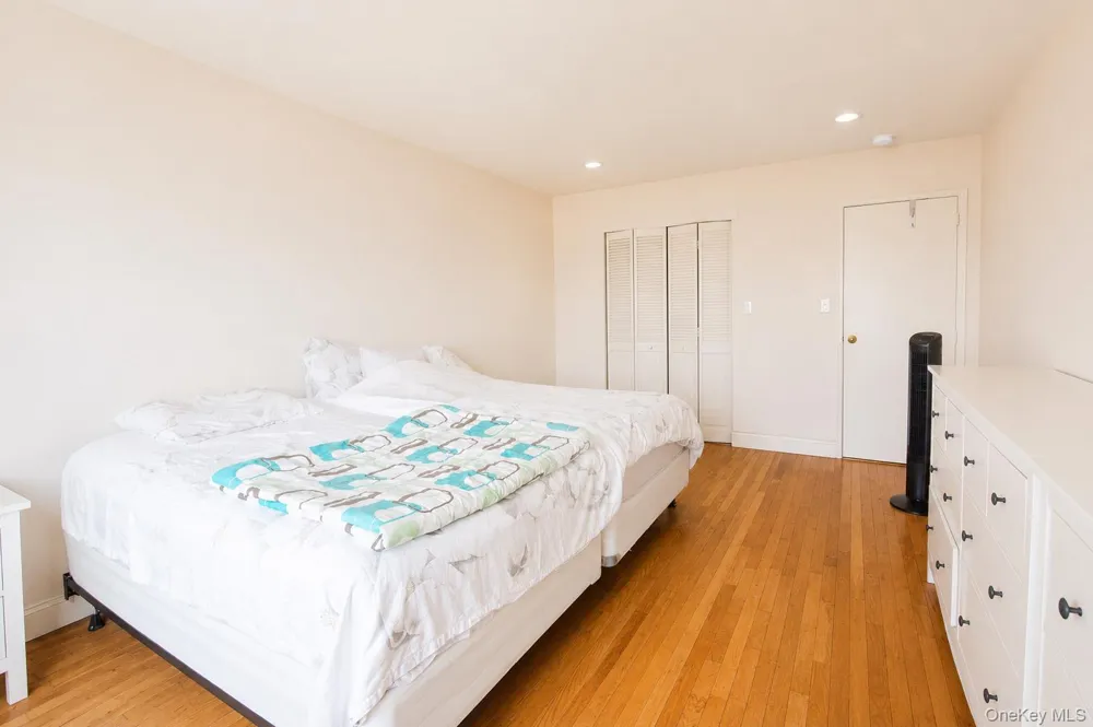 333 Broadway #2B Long Beach, NY 11561