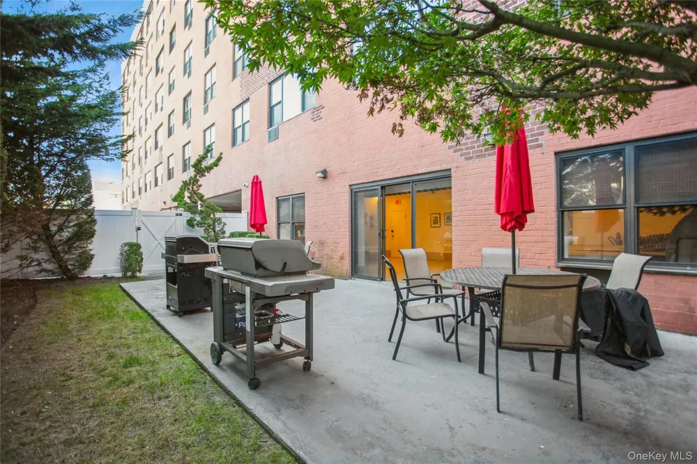 333 Broadway #2B Long Beach, NY 11561