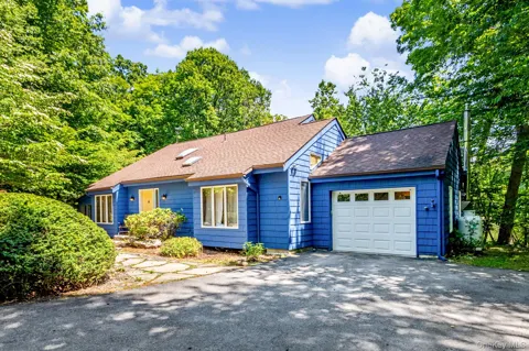 4 Loggers Court