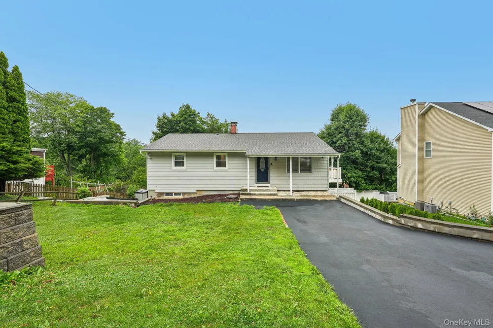 849 Warren Avenue Thornwood, NY 10594