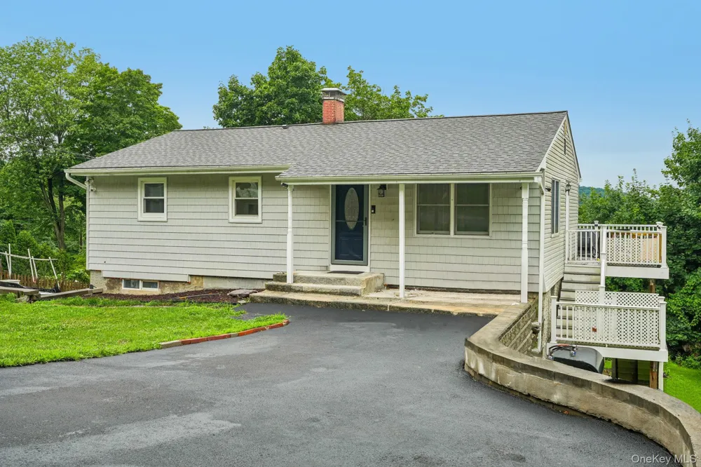 849 Warren Avenue Thornwood, NY 10594