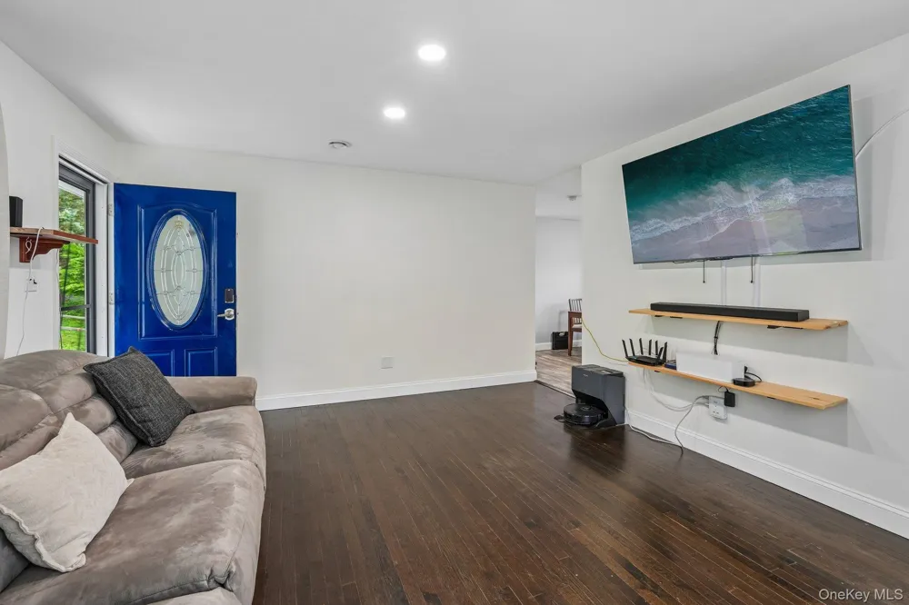 849 Warren Avenue Thornwood, NY 10594