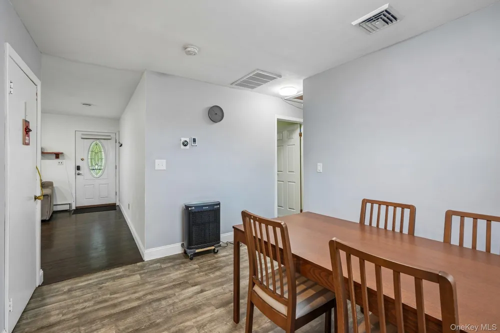849 Warren Avenue Thornwood, NY 10594