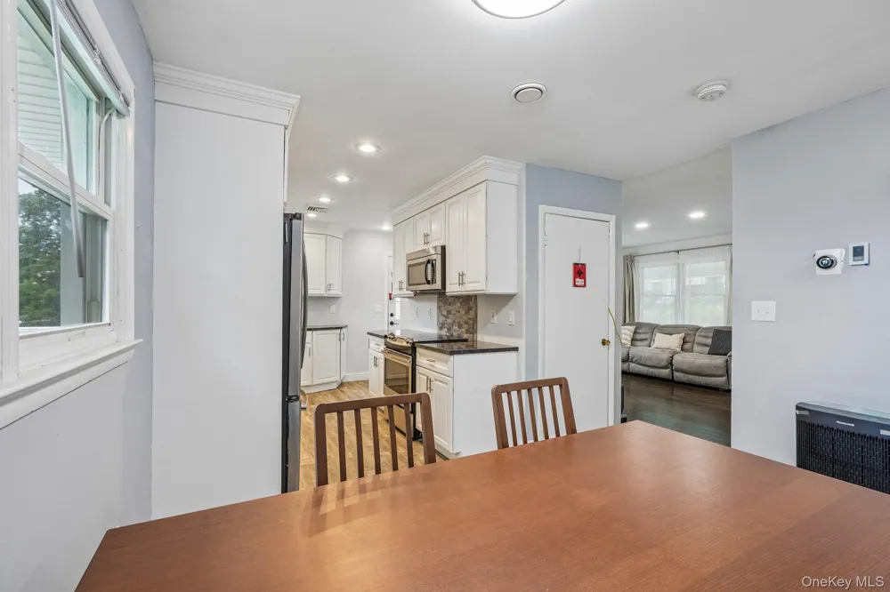 849 Warren Avenue Thornwood, NY 10594