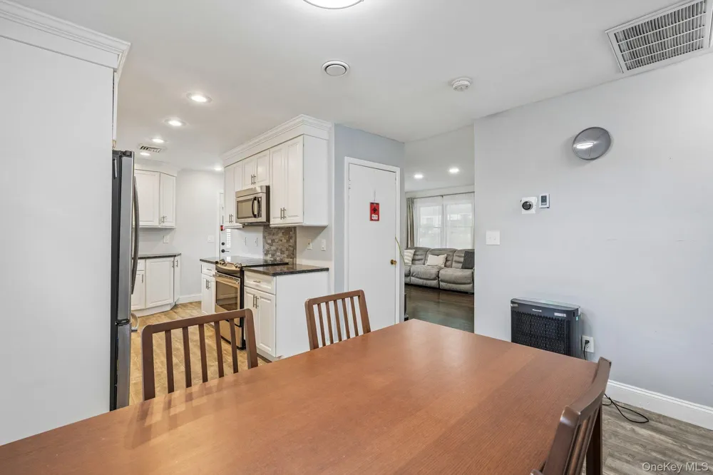 849 Warren Avenue Thornwood, NY 10594