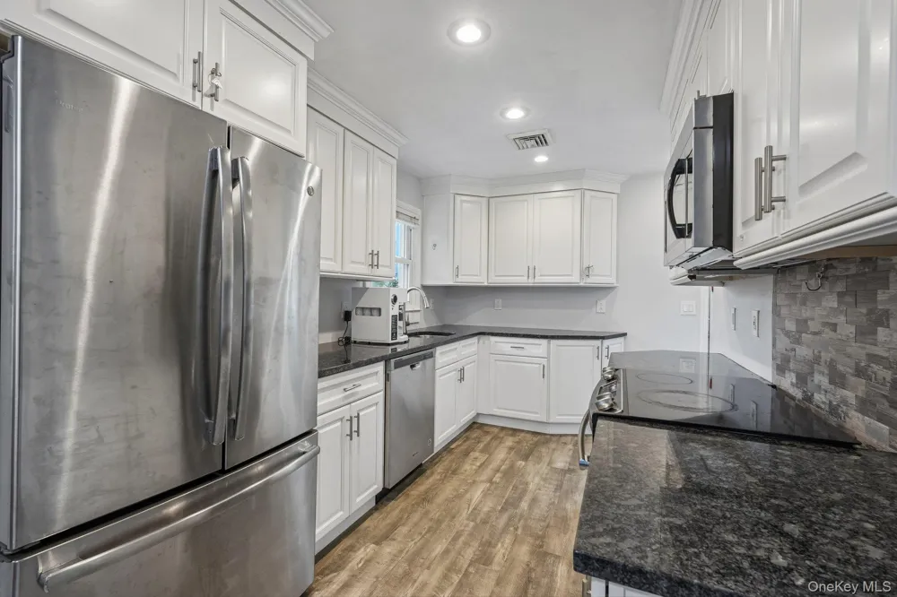 849 Warren Avenue Thornwood, NY 10594