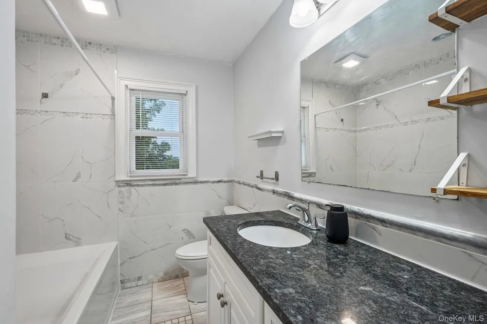 849 Warren Avenue Thornwood, NY 10594