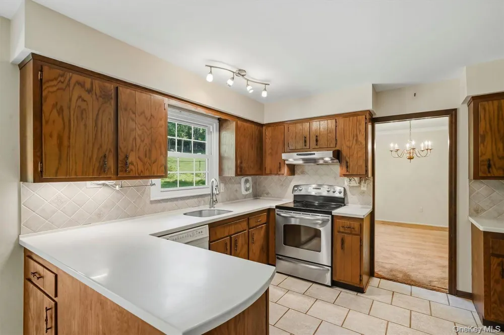16 Panel Lane Florida, NY 10921