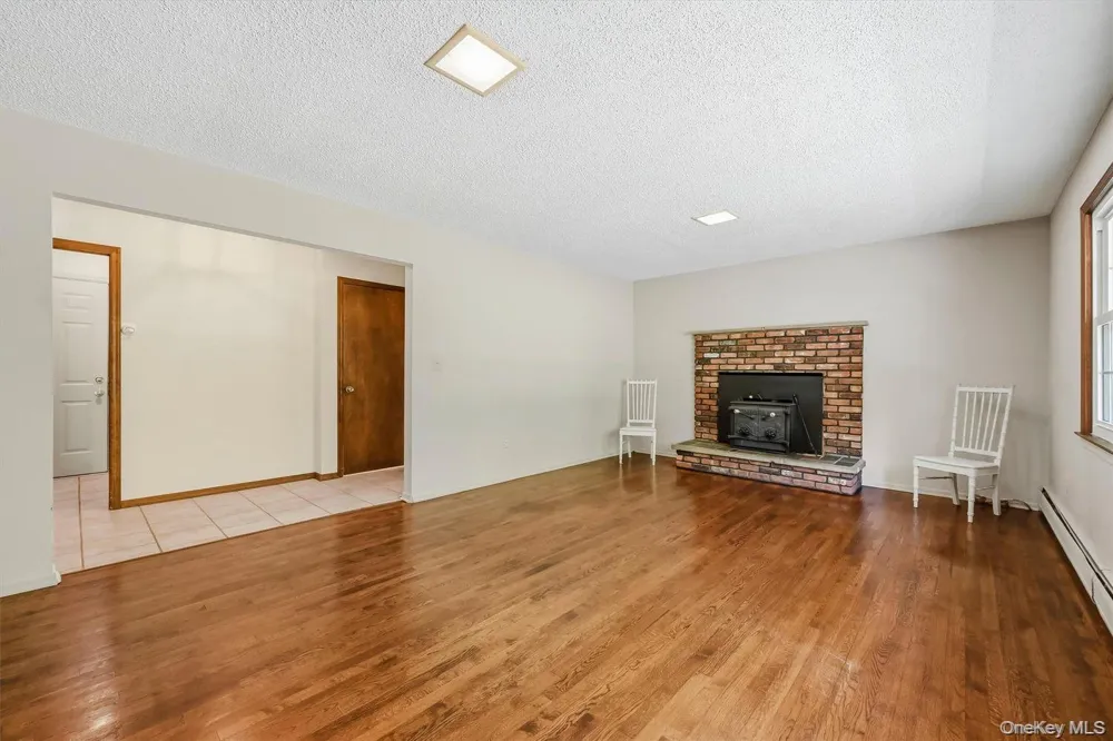 16 Panel Lane Florida, NY 10921