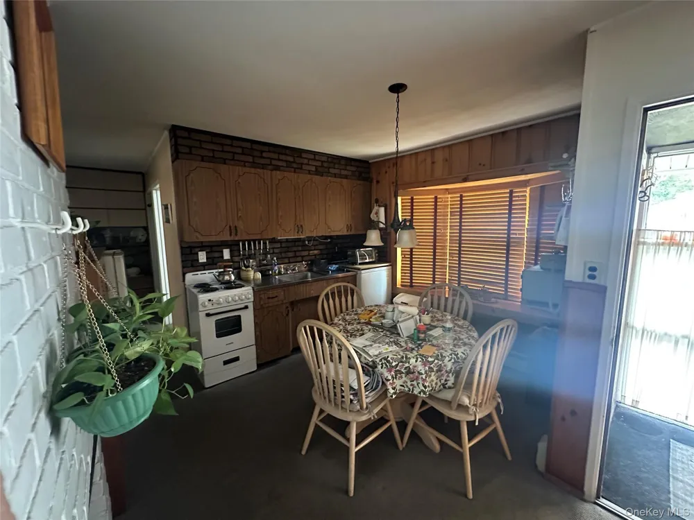 94 Willowood Drive Wantagh, NY 11793