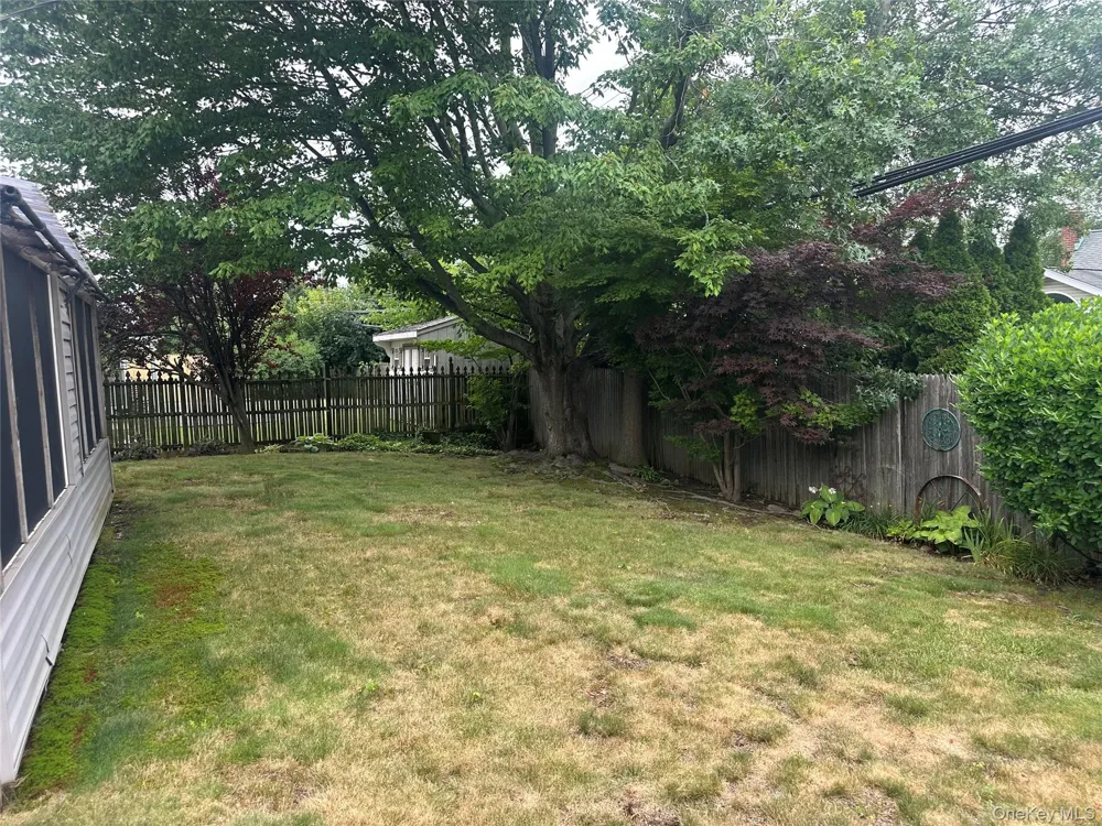 94 Willowood Drive Wantagh, NY 11793