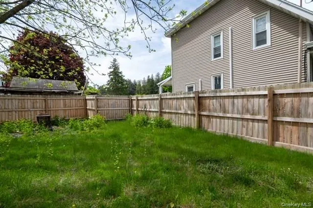 957 Columbia Street Hudson, NY 12534