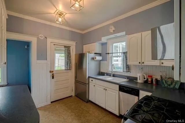 957 Columbia Street Hudson, NY 12534