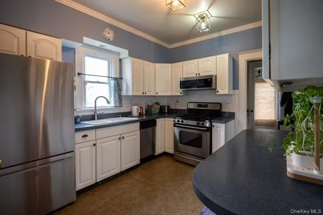957 Columbia Street Hudson, NY 12534