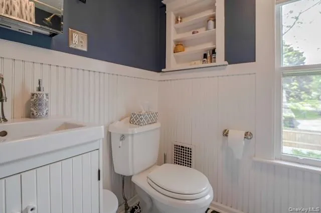 957 Columbia Street Hudson, NY 12534