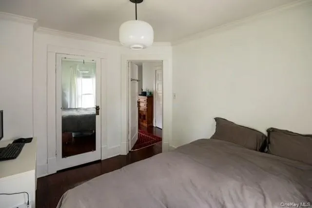 957 Columbia Street Hudson, NY 12534