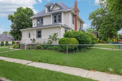 112 Woods Avenue