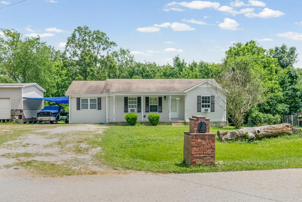 7756 Johnson Mill Rd Hopkinsville, KY 42240