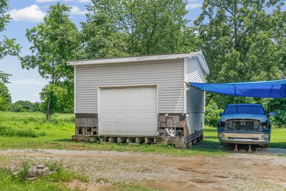 7756 Johnson Mill Rd Hopkinsville, KY 42240