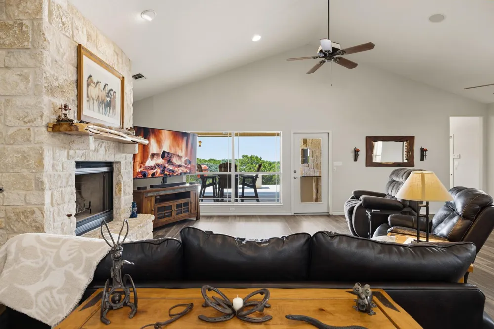 244 Genesis Trail S Drive Kerrville, TX 78028