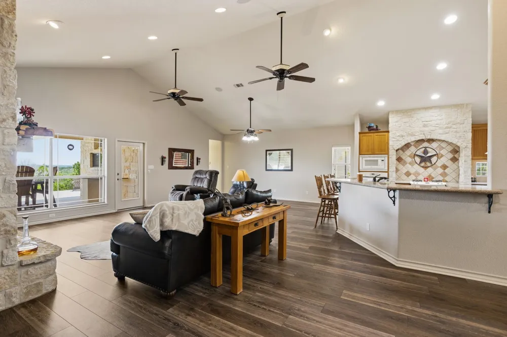 244 Genesis Trail S Drive Kerrville, TX 78028